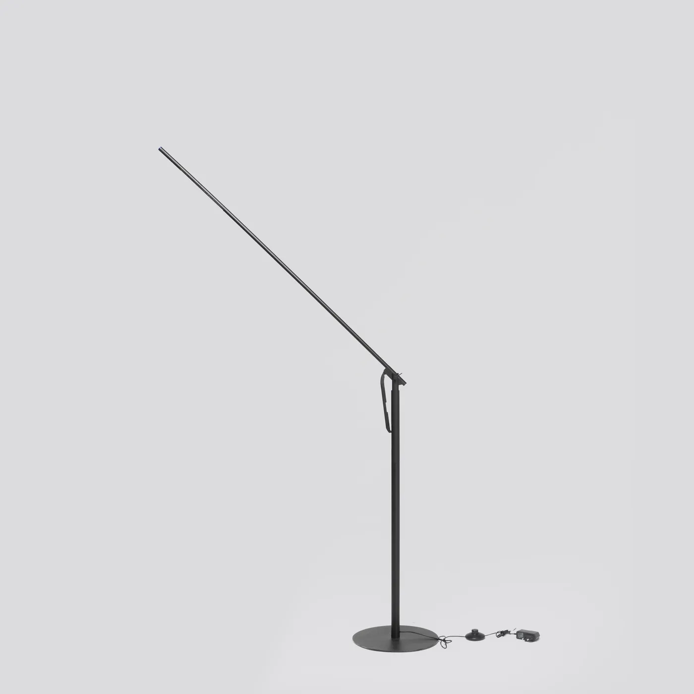 Calibre angled mid-way between rest and reach