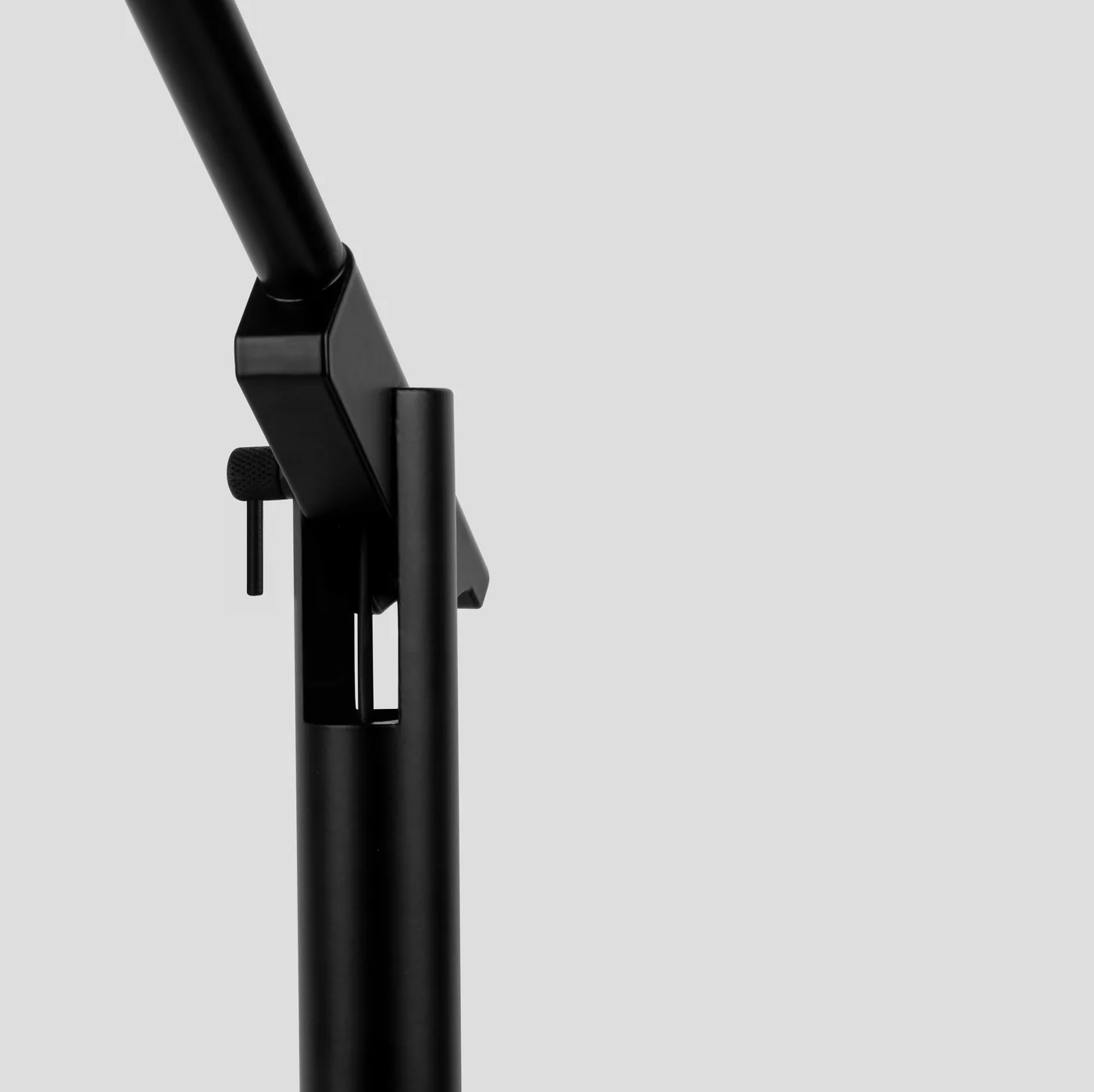 Detail of the locking pin at Calibre's joint