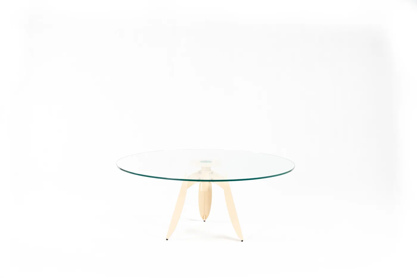 Dot table from above, legs radiating from the centre